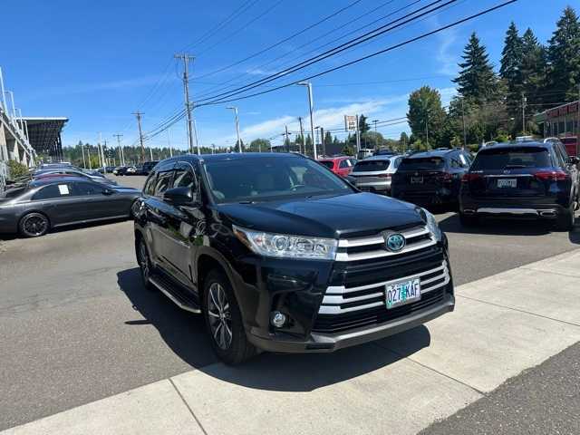 Thumbnail: 2017 Toyota Highlander - 3