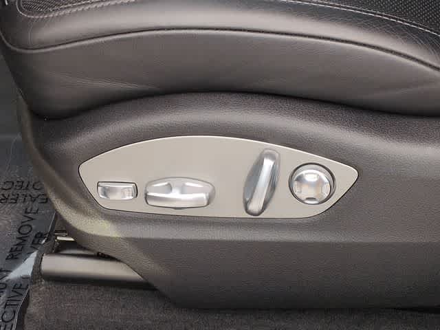 Thumbnail: 2018 Porsche Macan - 18