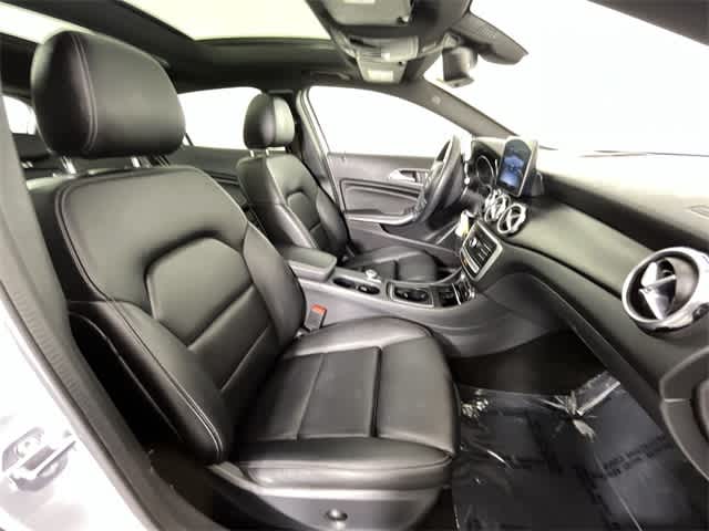 Thumbnail: 2020 Mercedes-Benz GLA - 29