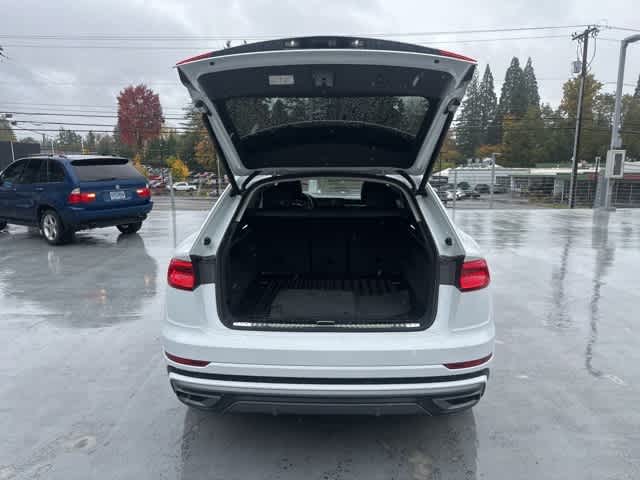 Thumbnail: 2023 Audi Q8 - 9