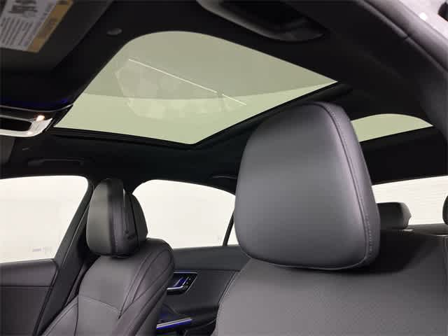 Thumbnail: 2025 Mercedes-Benz C-Class - 20