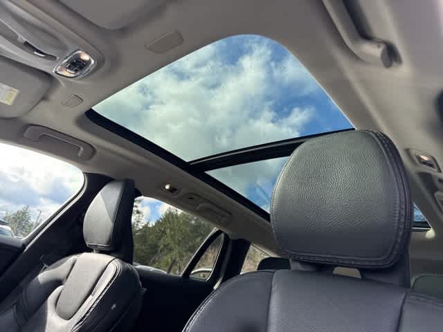 Thumbnail: 2020 Volvo S60 - 14