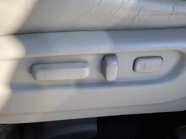 Thumbnail: 2016 Honda Pilot - 18