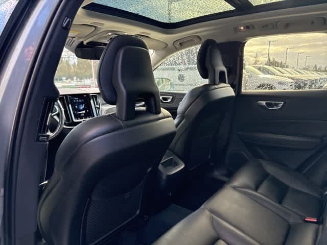 Thumbnail: 2018 Volvo XC60 - 10