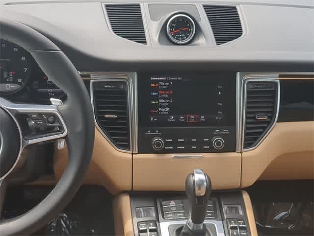 Thumbnail: 2018 Porsche Macan - 30