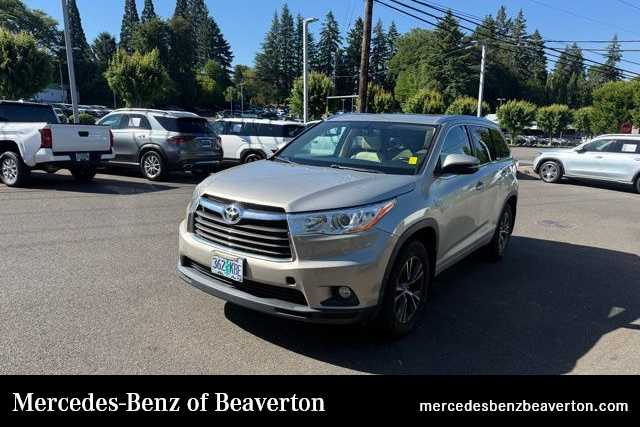 2016 Toyota Highlander's photo