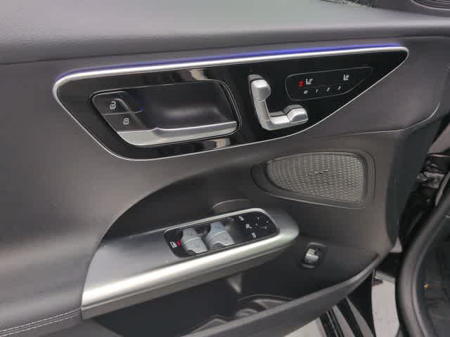 Thumbnail: 2025 Mercedes-Benz C-Class - 17