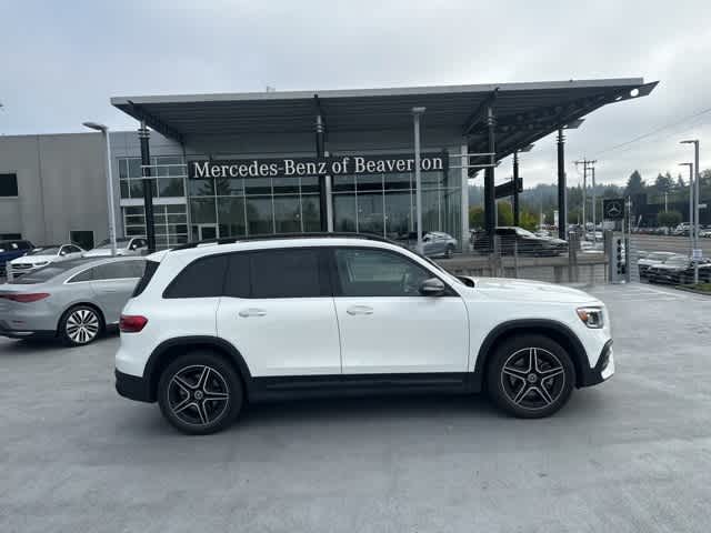 Thumbnail: 2023 Mercedes-Benz GLB - 4
