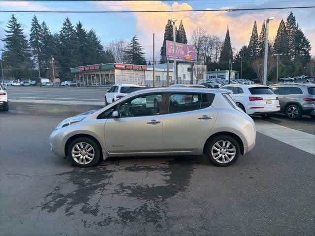 Thumbnail: 2016 Nissan Leaf - 8