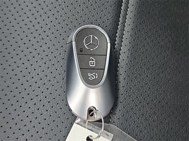 Thumbnail: 2025 Mercedes-Benz GLC - 36