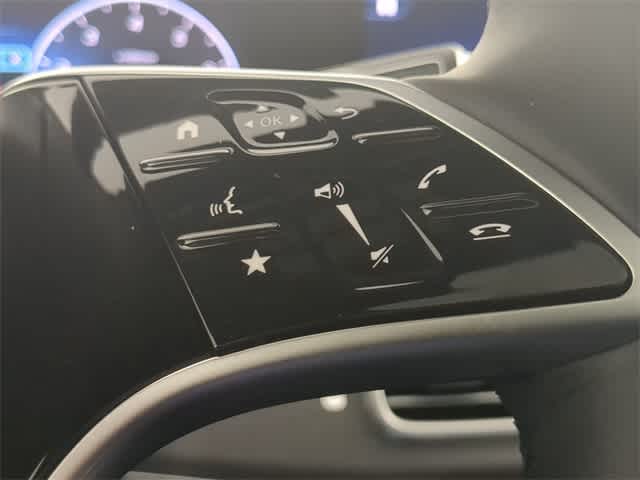 Thumbnail: 2026 Mercedes-Benz GLE - 26