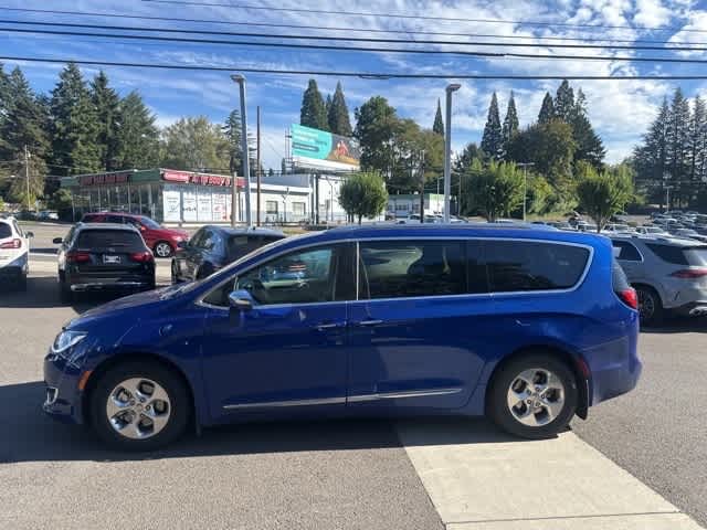 Thumbnail: 2018 Chrysler Pacifica - 8