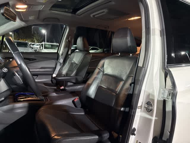 Thumbnail: 2017 Honda Pilot - 12