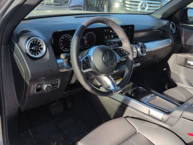 Thumbnail: 2025 Mercedes-Benz GLB - 10