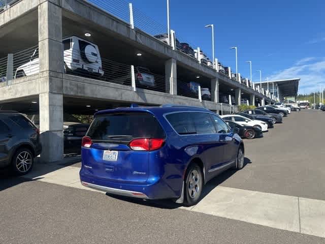 Thumbnail: 2018 Chrysler Pacifica - 5