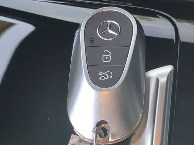 Thumbnail: 2025 Mercedes-Benz GLC - 35