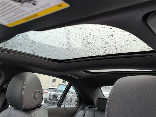 Thumbnail: 2022 Mercedes-Benz E-Class - 19