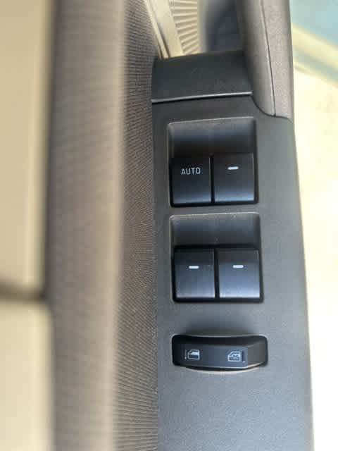 Thumbnail: 2010 Ford Focus - 14
