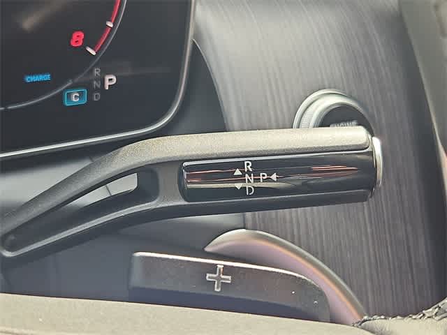 Thumbnail: 2025 Mercedes-Benz GLC - 32