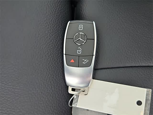 Thumbnail: 2025 Mercedes-Benz GLB - 37