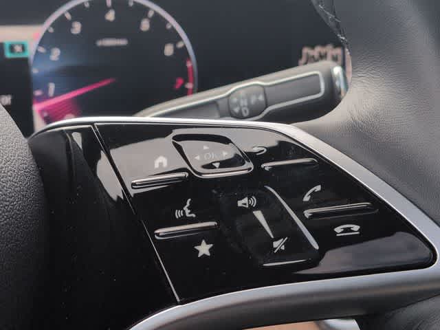 Thumbnail: 2026 Mercedes-Benz GLE - 26