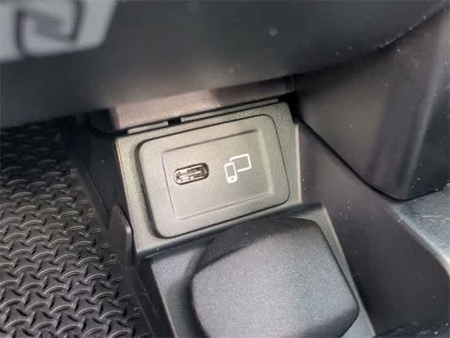 Thumbnail: 2022 Mercedes-Benz E-Class - 39