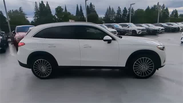 Thumbnail: 2025 Mercedes-Benz GLC - 9