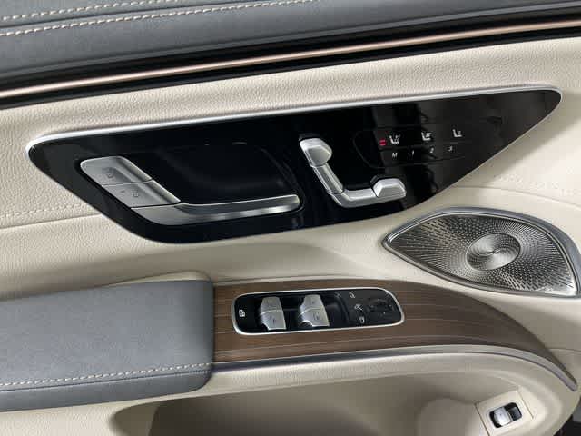 Thumbnail: 2023 Mercedes-Benz EQS - 17