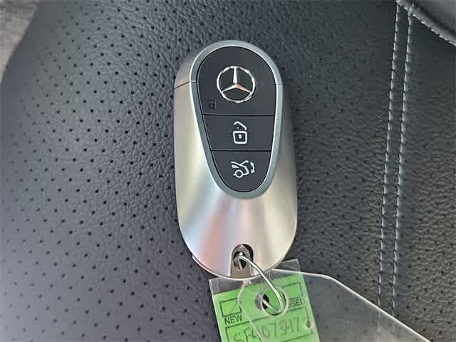 Thumbnail: 2025 Mercedes-Benz GLC - 38