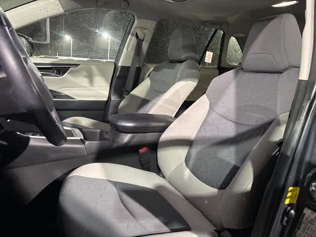 Thumbnail: 2022 Toyota RAV4 - 13