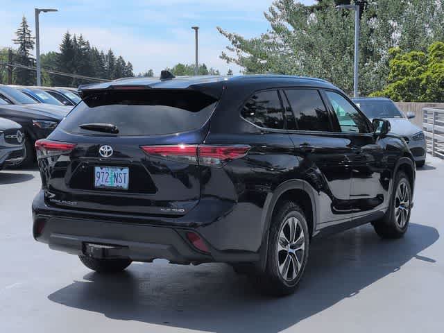 Thumbnail: 2021 Toyota Highlander - 7