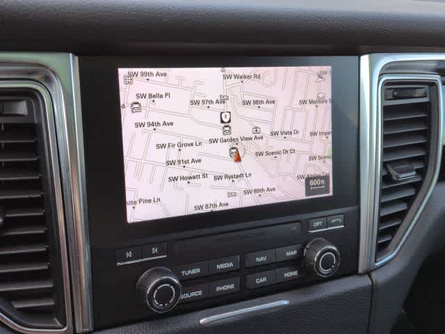 Thumbnail: 2018 Porsche Macan - 31