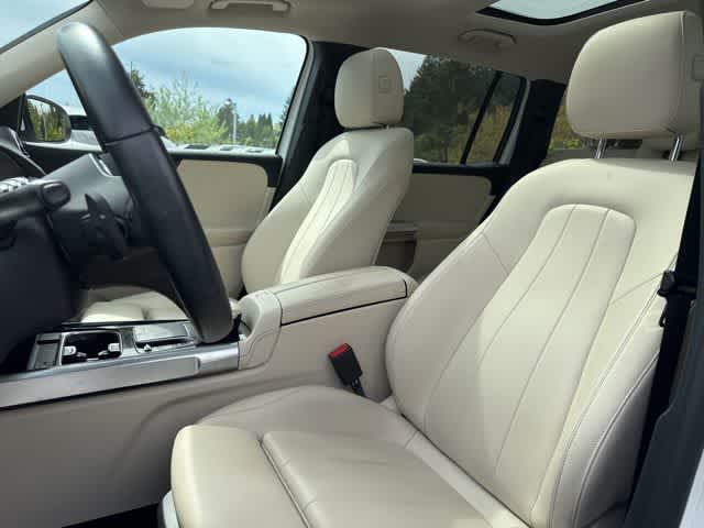 Thumbnail: 2022 Mercedes-Benz GLB - 13