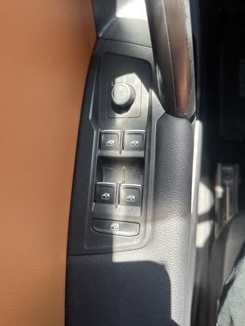 Thumbnail: 2019 Volkswagen Tiguan - 14