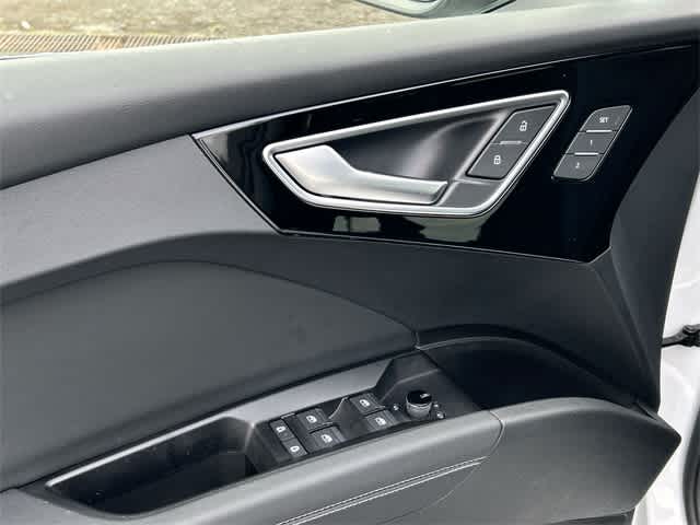 Thumbnail: 2023 Audi Q4 e-tron - 17