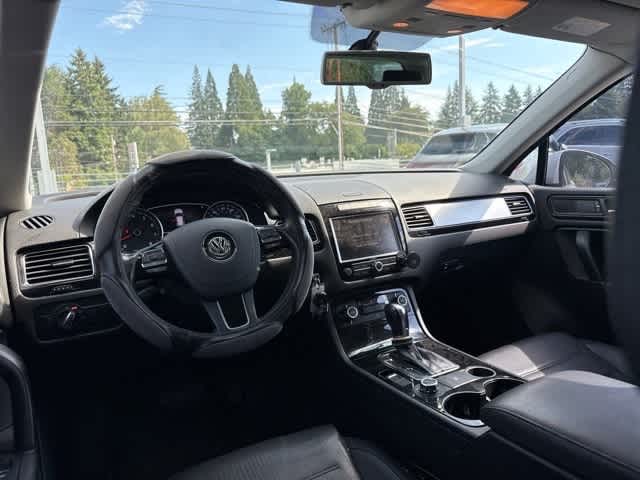 Thumbnail: 2012 Volkswagen Touareg - 12