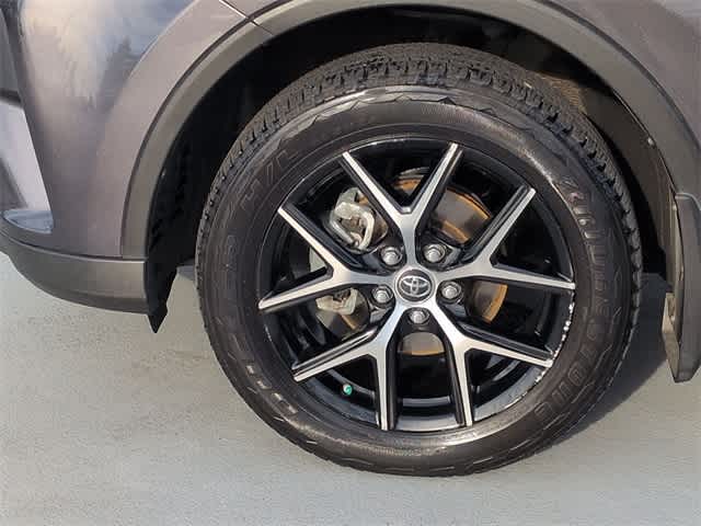 Thumbnail: 2016 Toyota RAV4 - 13