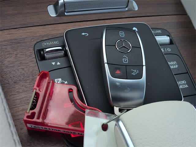 Thumbnail: 2026 Mercedes-Benz GLE - 37