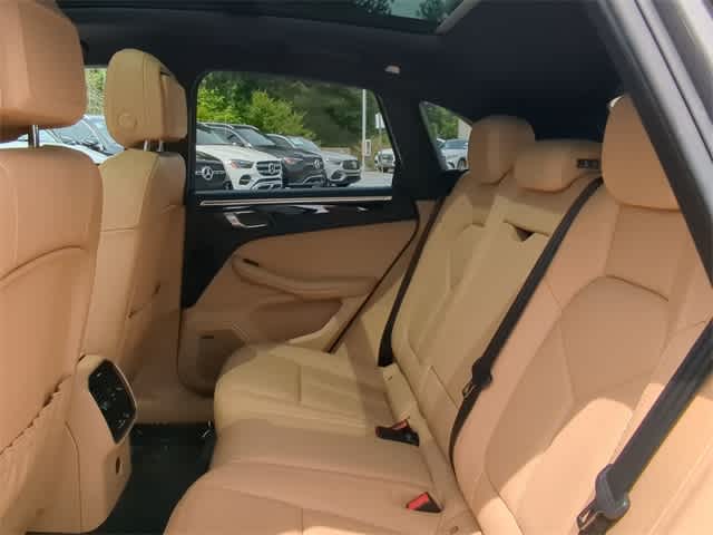 Thumbnail: 2018 Porsche Macan - 21