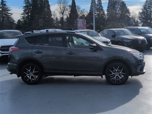 Thumbnail: 2016 Toyota RAV4 - 9