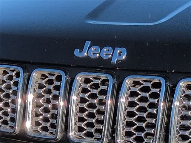 Thumbnail: 2017 Jeep Grand Cherokee - 12