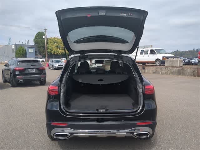 Thumbnail: 2026 Mercedes-Benz GLC - 35