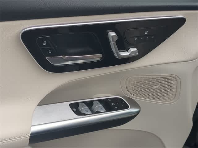 Thumbnail: 2025 Mercedes-Benz GLC - 17