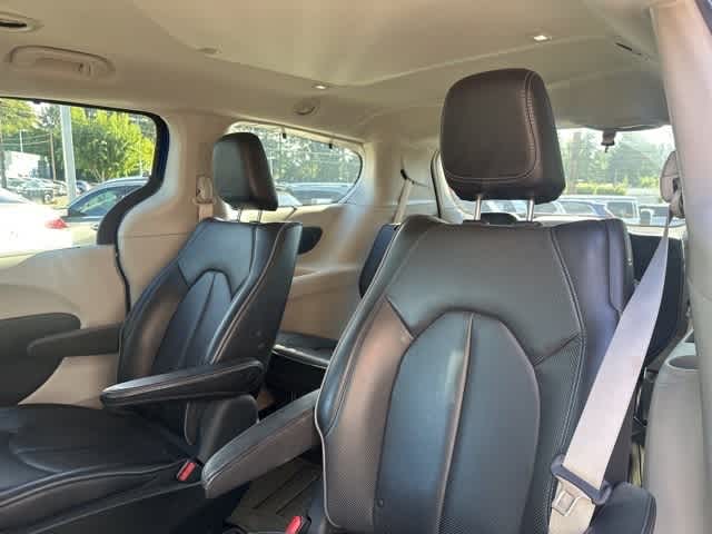 Thumbnail: 2018 Chrysler Pacifica - 11