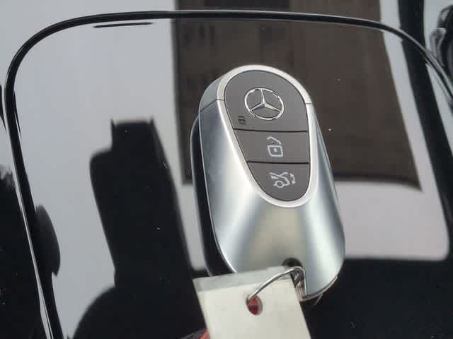Thumbnail: 2026 Mercedes-Benz GLC - 35