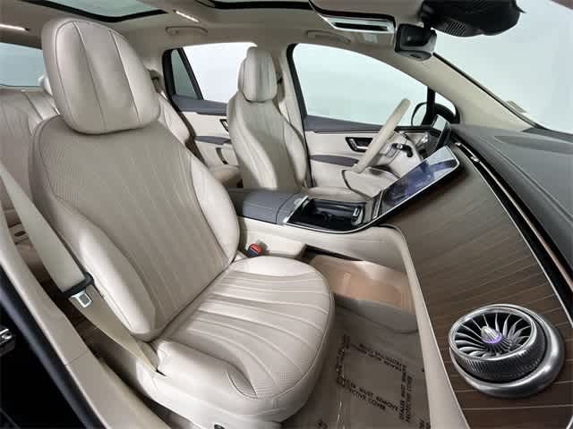 Thumbnail: 2023 Mercedes-Benz EQS - 22