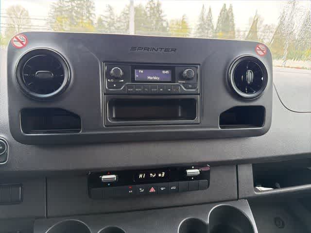 Thumbnail: 2025 Mercedes-Benz Sprinter - 14