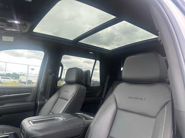 Thumbnail: 2023 GMC Yukon - 14