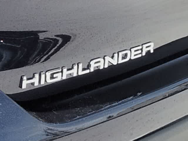 Thumbnail: 2021 Toyota Highlander - 12