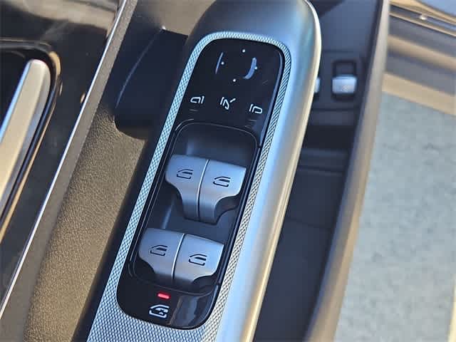 Thumbnail: 2025 Mercedes-Benz GLC - 18